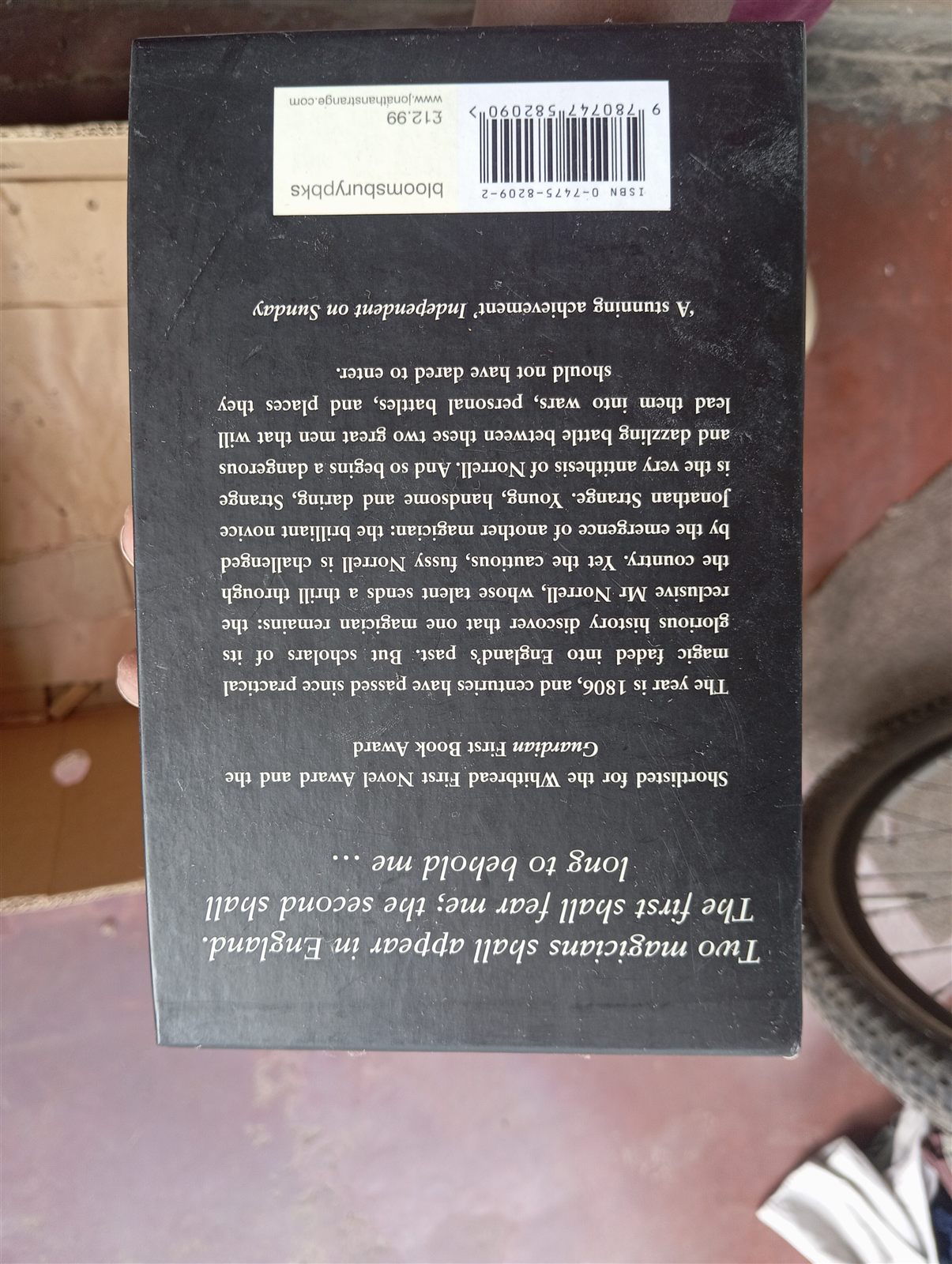 Jonathan Strange & Mr Norrell (Volume I) back